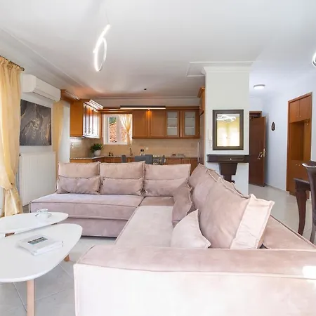 Adria Luxury شقة فندقية 4*