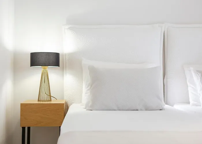 Adria Luxury アパートホテル ニドリ